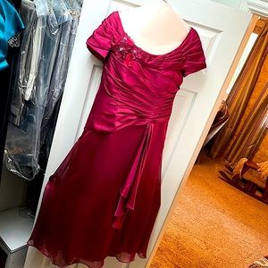 Jade size 12 Burgundy Full length evening gown. Mother of the bride dress.